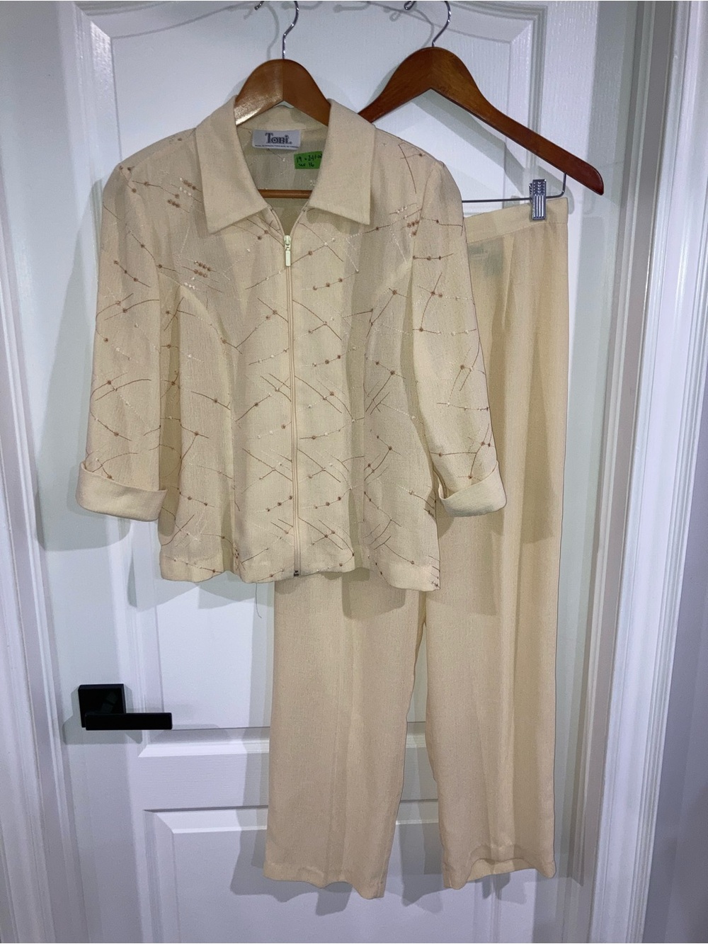 Vintage Tobi Cream Embroidered Zip Jacket & Pants Matching Set - size M?